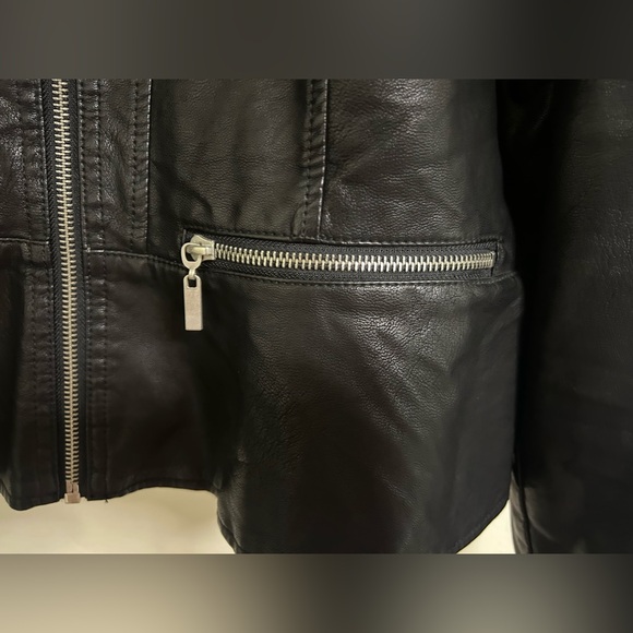 Imitation leather jacket - Picture 3 of 5